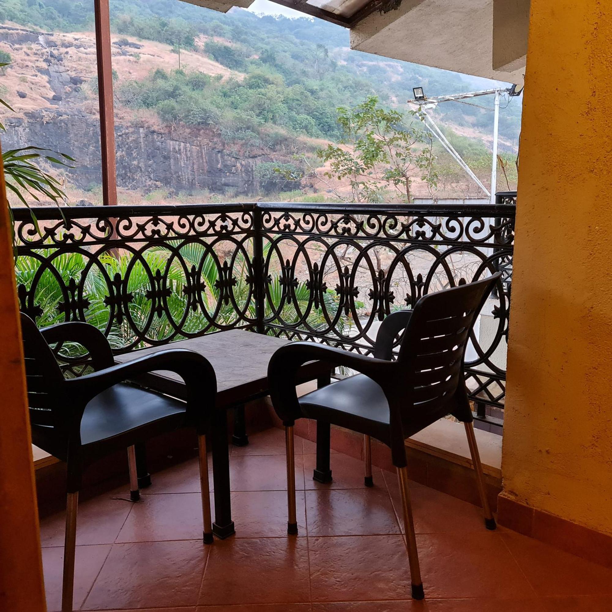 Misty Meadows, Lonavala Hotell Eksteriør bilde