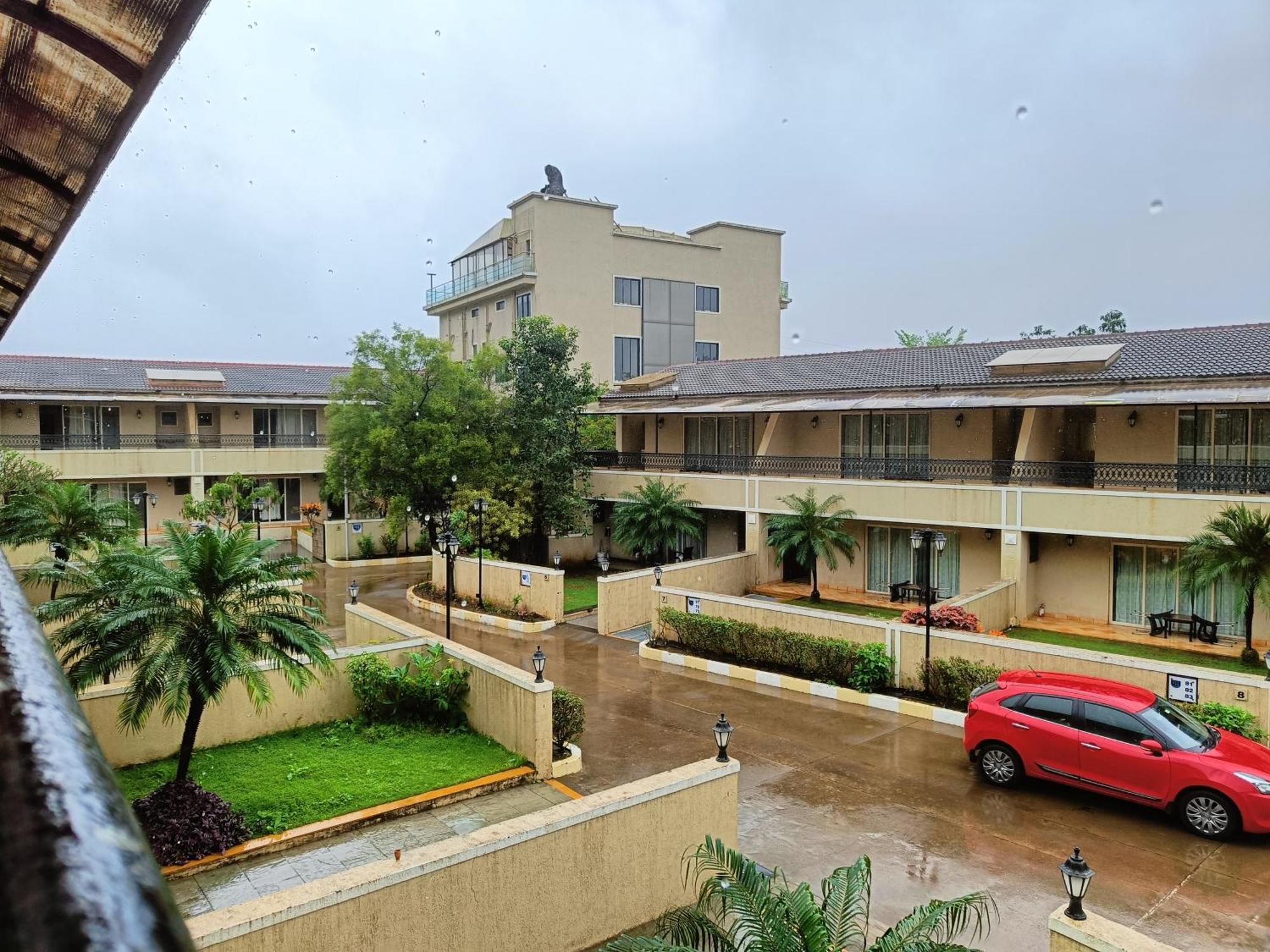 Misty Meadows, Lonavala Hotell Eksteriør bilde