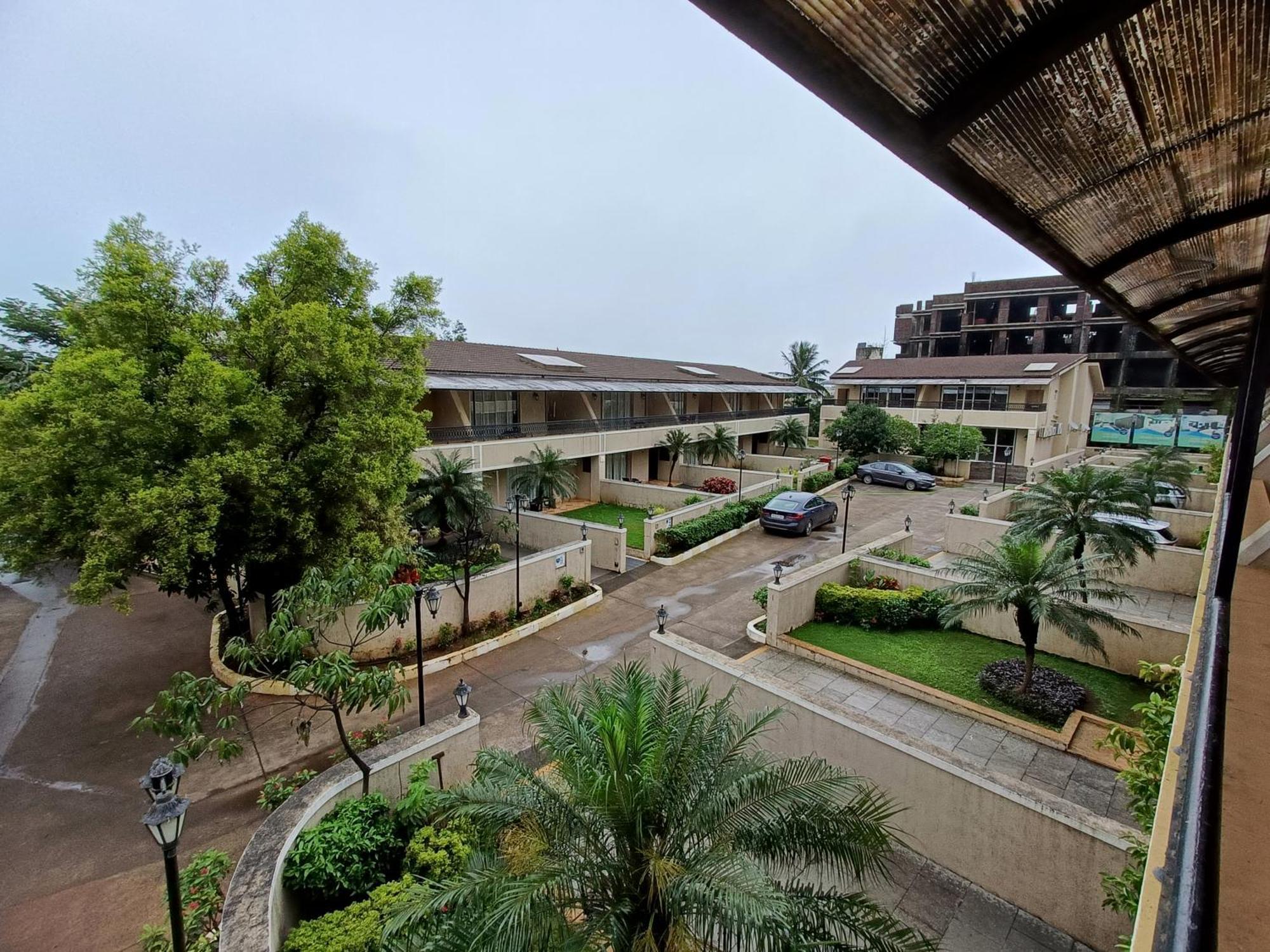 Misty Meadows, Lonavala Hotell Eksteriør bilde